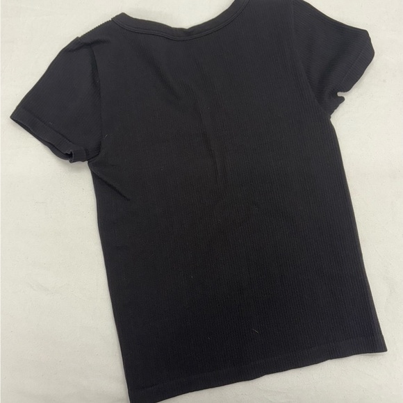 No Boundaries Black V-Neck Crop Top - Picture 5 of 5